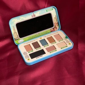 Day 2nite eyeshadow NEW